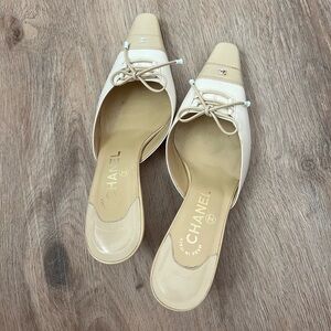 Vintage Chanel Mule pump in cream beige